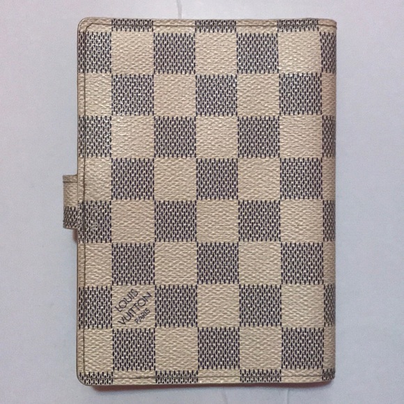 Authentic Luis Vuitton small ring agenda cover - Picture 2 of 4